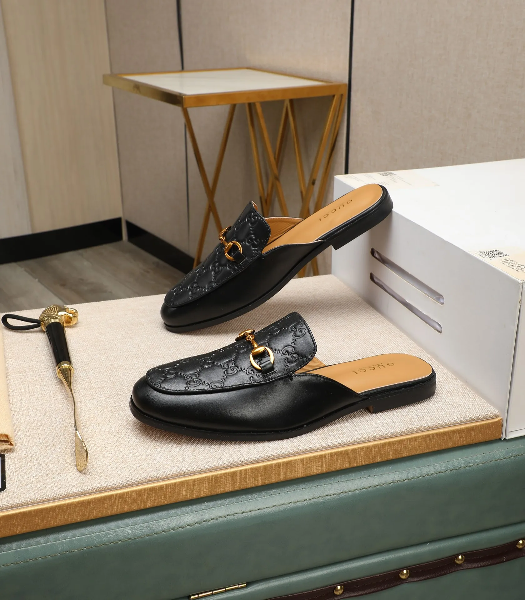 Men's clothing and shoes 💰380 (Gucci) The latest 🎁🎁 casual and fashionable men's shoes 👟 from the official website, hot style 💥 style is simple and elegant, exclusive for trendy men. Unique official website latest brand double G elements 👑 original Gucci decoration, fashionable and generous, original material original calfskin, ✅ fully imported first-layer pigskin lining, official website designated wear-resistant, lightweight original rubber casual outsole, counter classic model taken in kind, 38-44 black and white optional